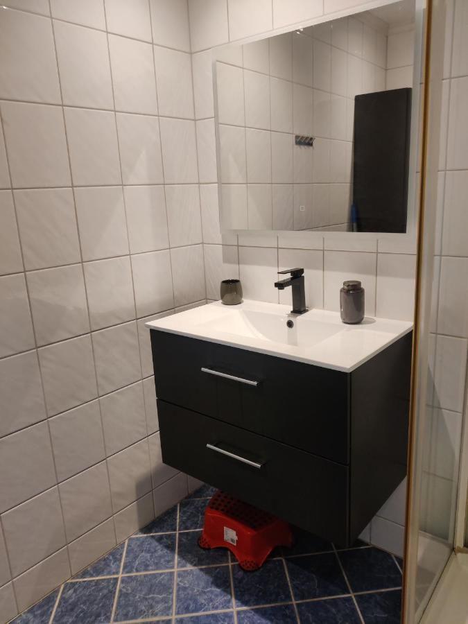 Feelhome 3 Bedroom Near University Тромсьо Екстериор снимка
